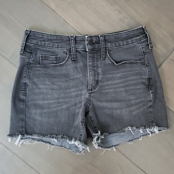 black high waisted stretch shorts